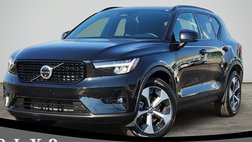 2025 Volvo XC40 B5 Plus Dark Theme