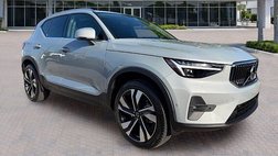 2025 Volvo XC40 B5 Ultra Bright Theme