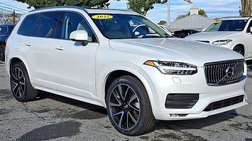 2022 Volvo XC90 T6 Momentum 6-Passenger