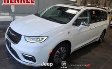2022 Chrysler Pacifica Hybrid Limited