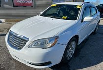 2014 Chrysler 200 LX