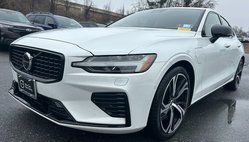 2023 Volvo S60 Recharge T8 Ultimate Dark Theme