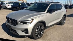 2025 Volvo XC40 B5 Plus Dark Theme
