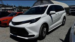 2024 Toyota Sienna LE 8-Passenger