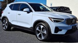 2025 Volvo XC40 B5 Plus Bright Theme