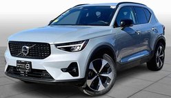 2024 Volvo XC40 B5 Plus Dark Theme