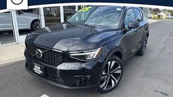 2025 Volvo XC40 B5 Plus Dark Theme