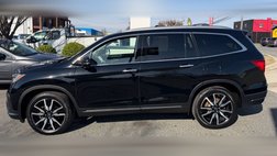 2020 Honda Pilot Touring w/Rear Captain's Chairs