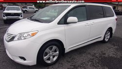2017 Toyota Sienna LE FWD 8-Passenger (Natl)