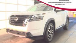 2025 Nissan Pathfinder Platinum