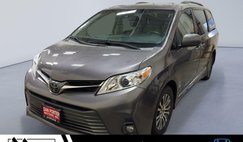 2020 Toyota Sienna XLE 7-Passenger FWD with Auto-Access Seat