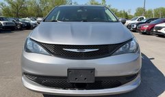 2021 Chrysler Voyager L