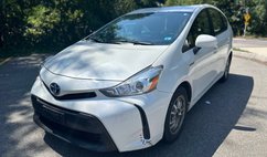 2015 Toyota Prius v Five