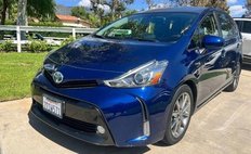 2016 Toyota Prius v Five