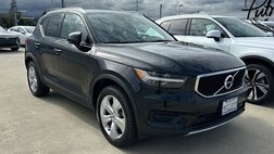 2022 Volvo XC40 T5 Momentum