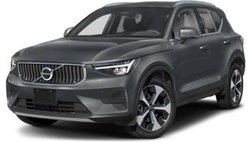 2025 Volvo XC40 B5 Plus Dark Theme