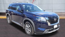 2022 Nissan Pathfinder SL