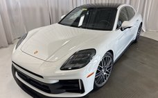 2025 Porsche Panamera 4