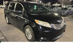 2016 Toyota Sienna XLE 7-Passenger Auto Access Seat