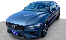 2024 Volvo S60 B5 Core Dark Theme