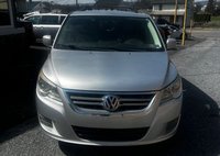 2011 Volkswagen Routan SE