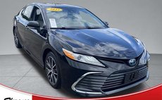 2022 Toyota Camry Hybrid XLE