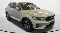 2025 Volvo XC40 B5 Core Bright Theme