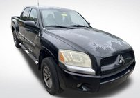 2008 Mitsubishi Raider LS
