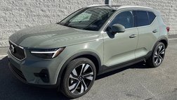 2025 Volvo XC40 B5 Ultra Bright Theme