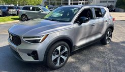2026 Volvo XC40 B5 Plus