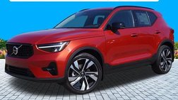 2023 Volvo XC40 B5 Plus Dark Theme