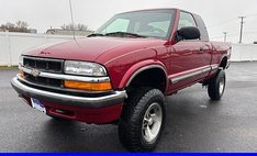 2000 Chevrolet S-10 LS