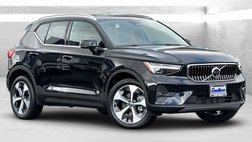 2025 Volvo XC40 B5 Plus Bright Theme