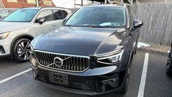 2023 Volvo XC40 B5 Plus Bright Theme