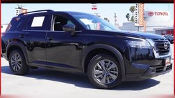 2022 Nissan Pathfinder SV