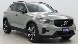 2023 Volvo XC40 B5 Plus Dark Theme