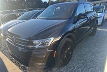 2019 Volkswagen Tiguan SEL R-Line Jet-Black