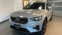 2025 Volvo XC40 B5 Core Bright Theme