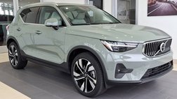 2025 Volvo XC40 B5 Ultra Bright Theme