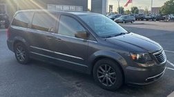 2016 Chrysler Town and Country S