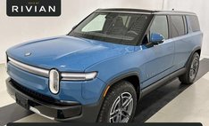 2025 Rivian R1S Adventure