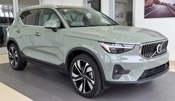 2025 Volvo XC40 B5 Ultra Bright Theme
