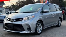 2018 Toyota Sienna LE
