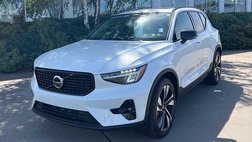 2025 Volvo XC40 B5 Plus Dark Theme