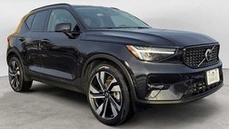 2025 Volvo XC40 B5 Plus Dark Theme