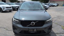 2026 Volvo XC40 B5 Plus