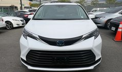 2024 Toyota Sienna LE 8-Passenger