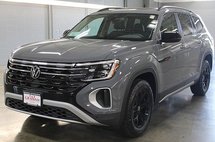 2024 Volkswagen Atlas Peak Edition SE 4Motion