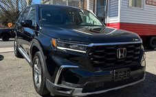 2023 Honda Pilot EX-L w/Rear Captain's Chairs