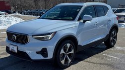 2025 Volvo XC40 B5 Plus Bright Theme